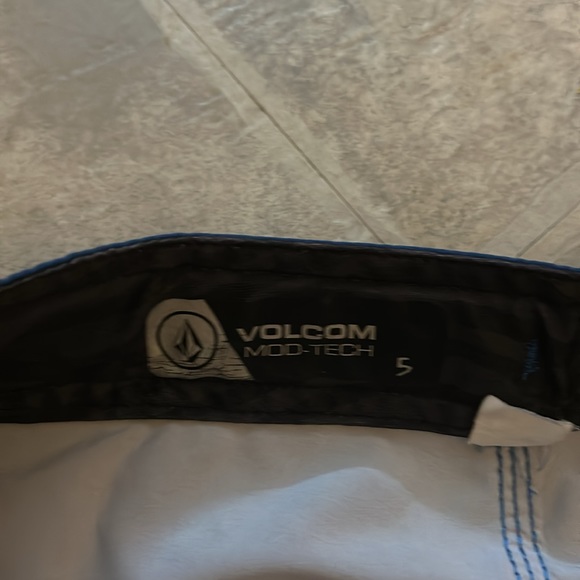 Boys Volcolm Board Shorts - Picture 2 of 5